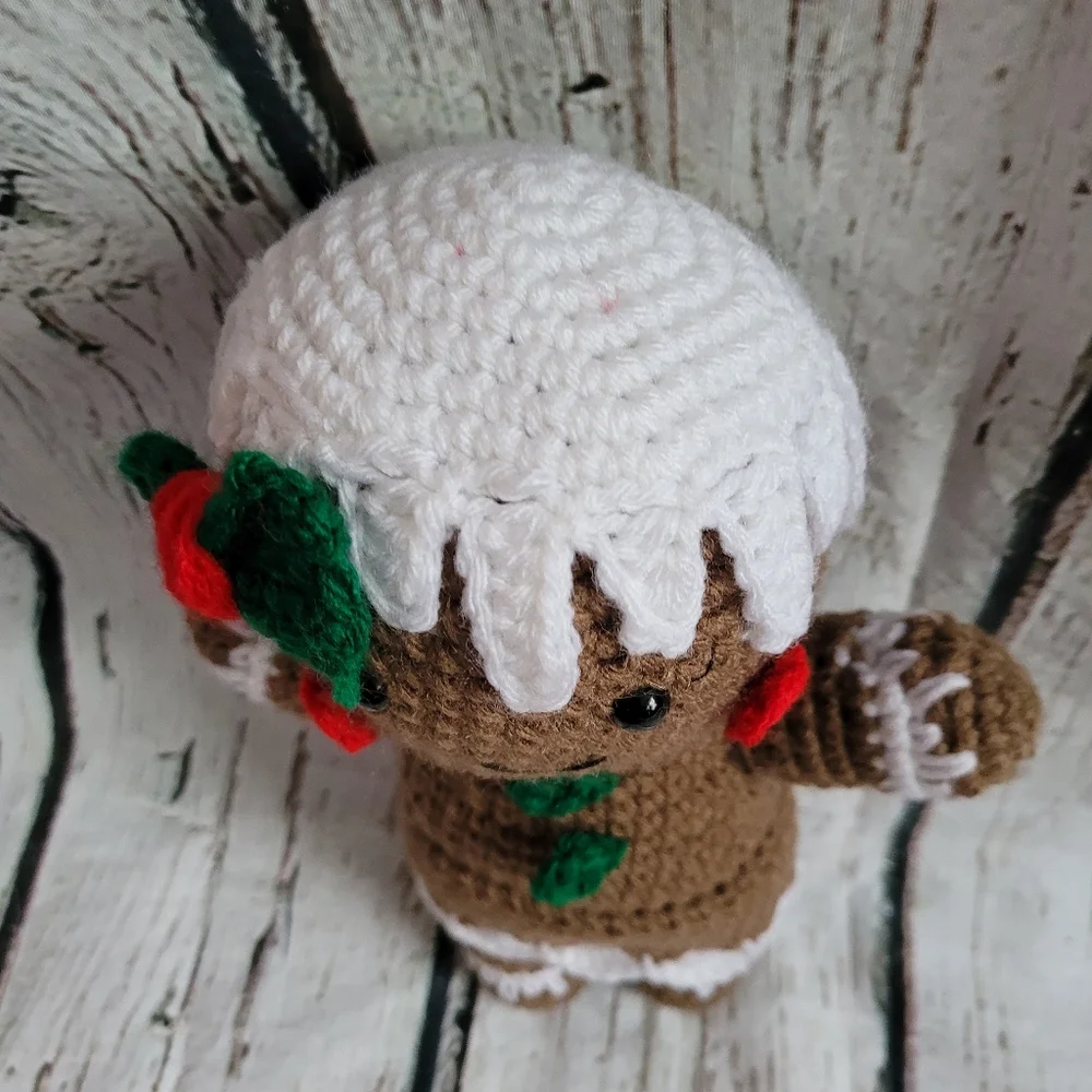 New Gingerbread Girl Christmas Amigurumi Decor - Picture 8 of 16